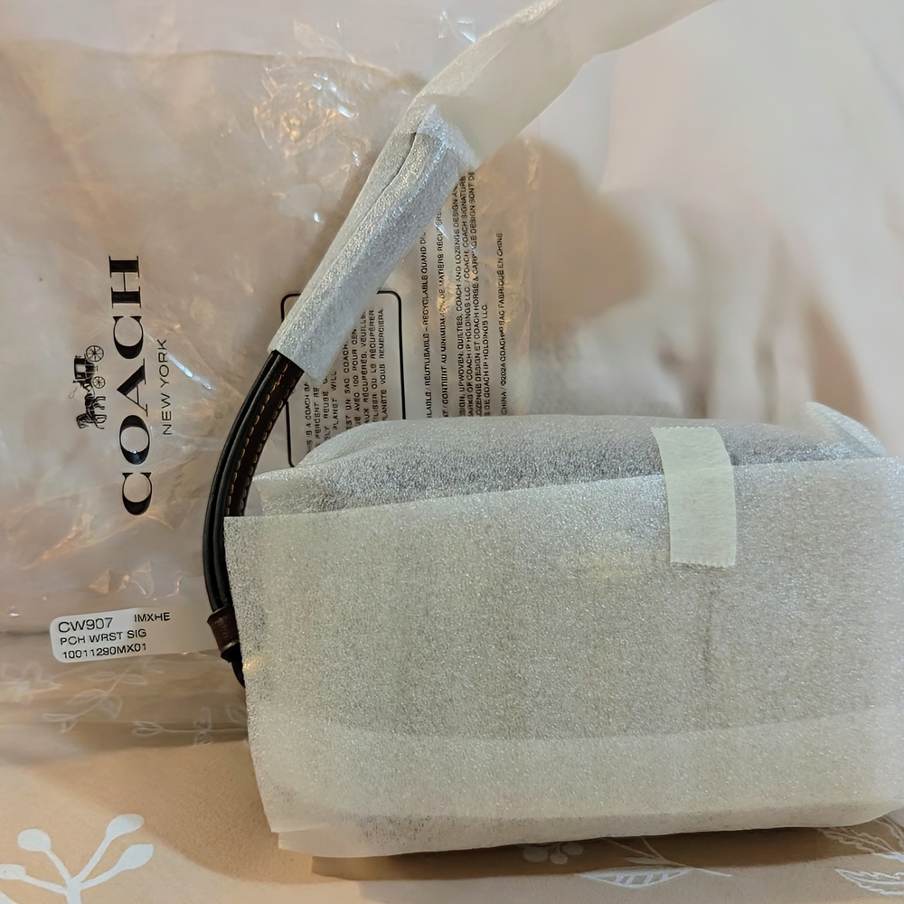 Coach Brown Signature Women's Bag - Picture 2 of 6